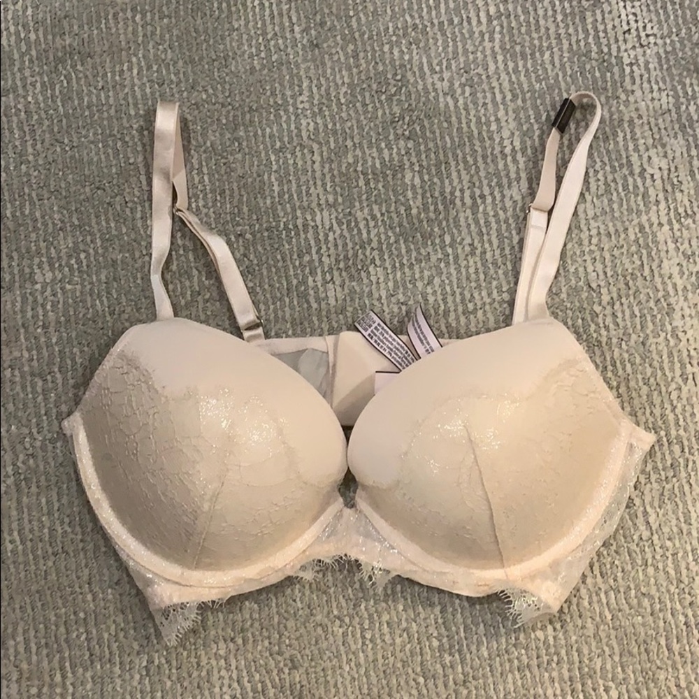 Victoria’s Secret Pale Pink Dream Angels bra